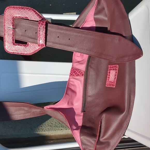 Lip Leather crossbody purse